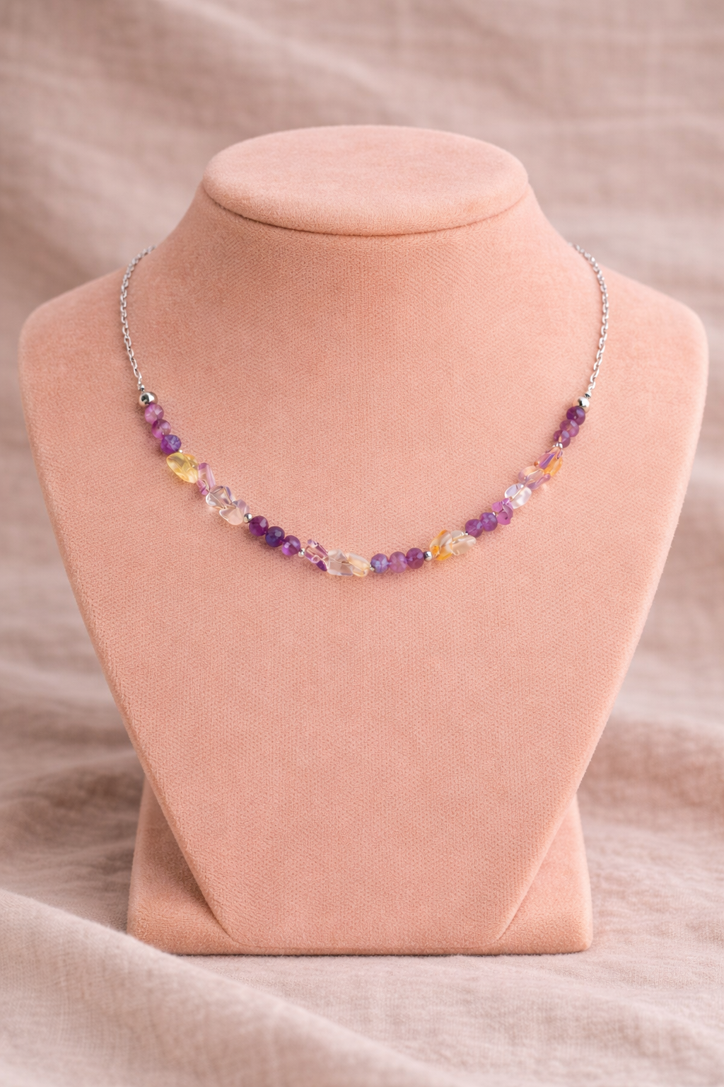 Collier "Éclat Intérieur" – Harmonie & Lumière Douce