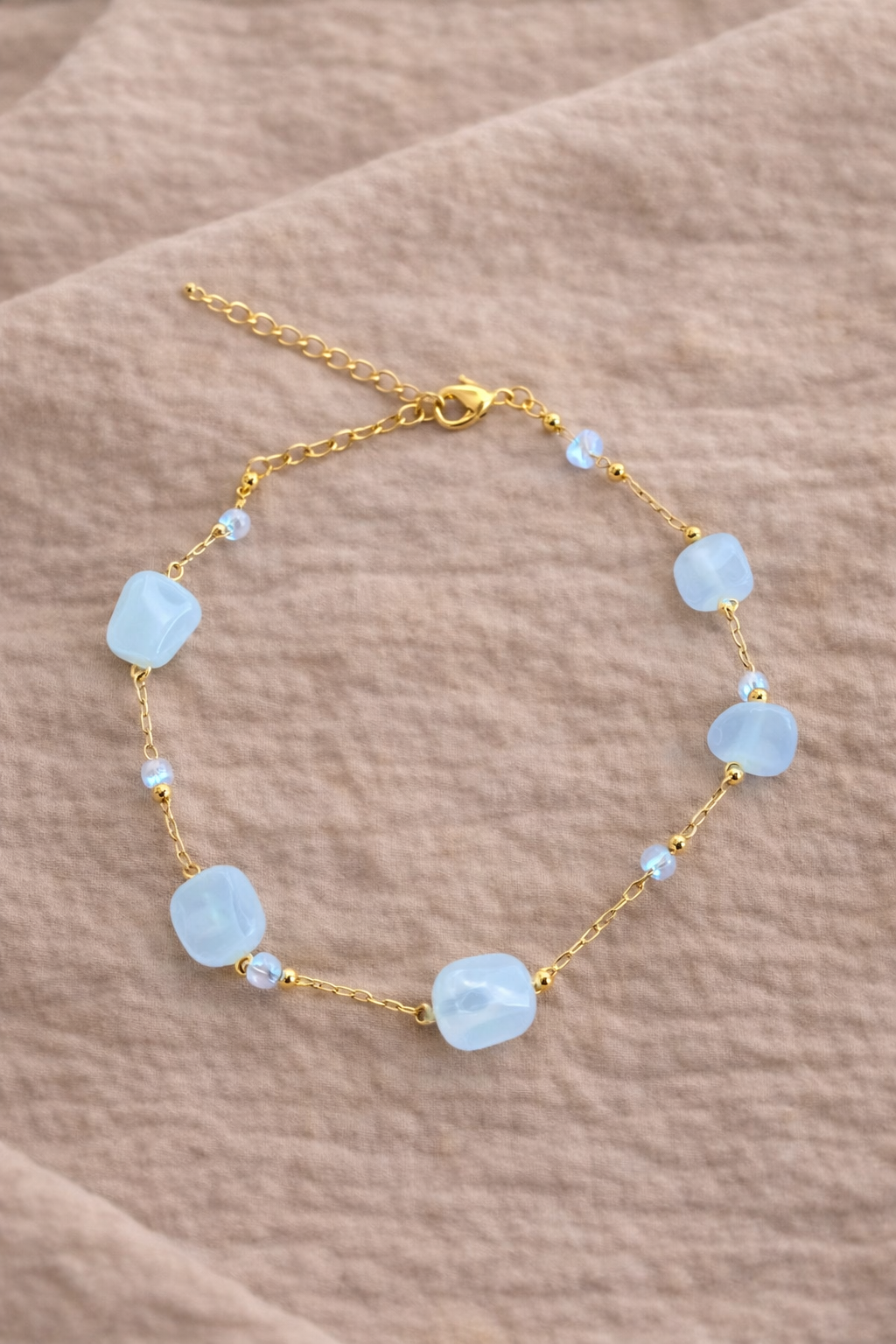 Bracelet “Céleste” – Douceur &  Clarté Intérieure