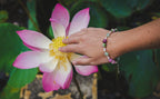 Bracelet “Lotus Sacré” – Équilibre & Douceur
